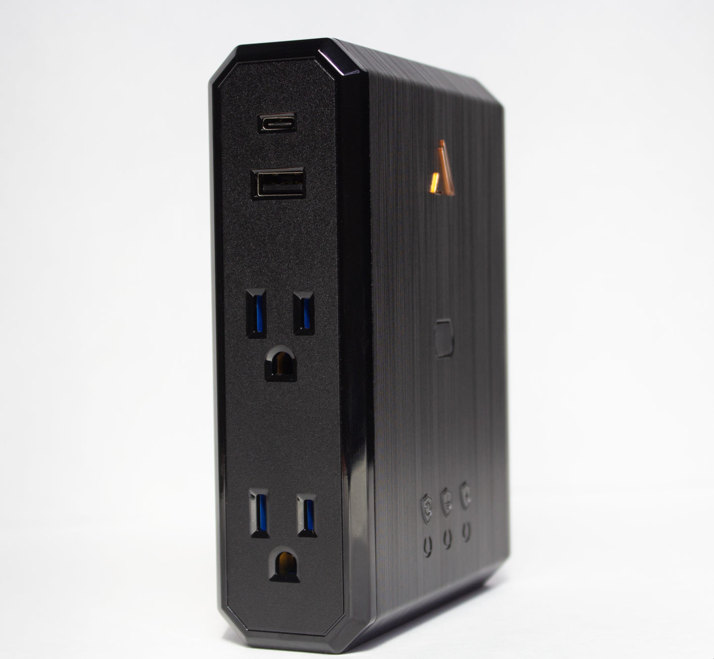 Austere Audio III Series Power 4-Outlet with Omniport USB