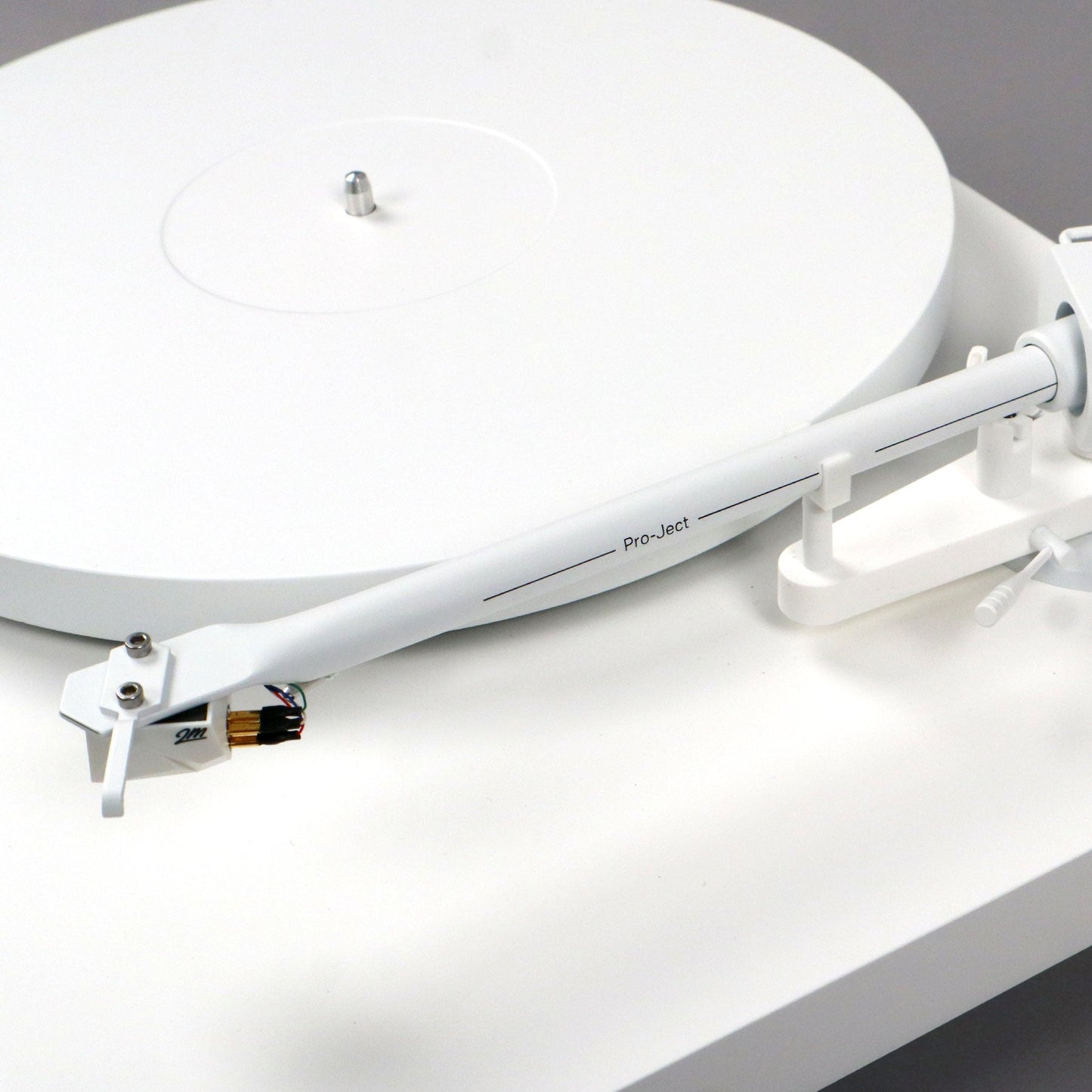 Pro-Ject: Debut PRO B Turntable - Special Edition White