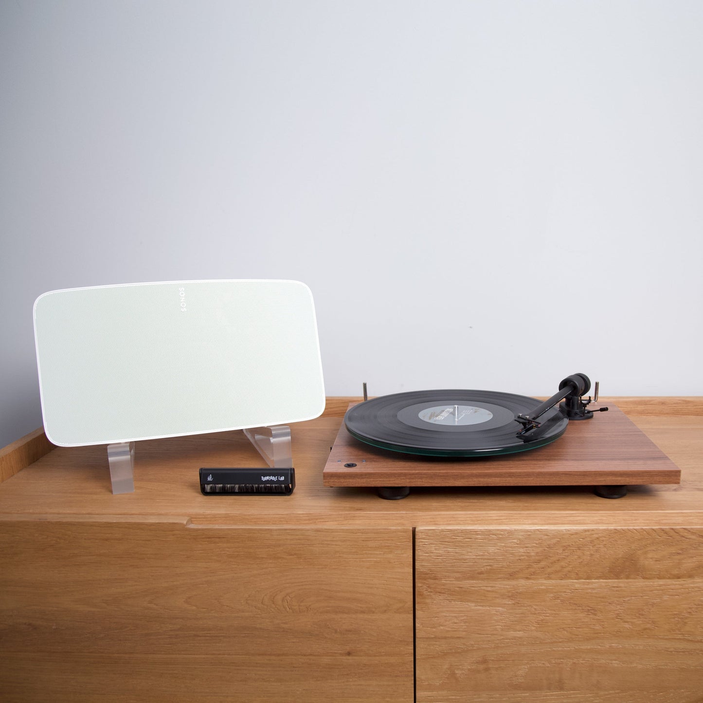 Pro-Ject: T1 Phono SB / Sonos Five / Turntable Package